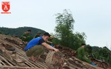 Hành động đẹp sau trận giông lốc làm người dân xúc động